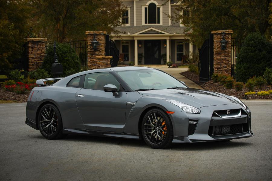  Nissan GT-R Pure (R35) 2017 года  (NA) (фото 7 из 21)